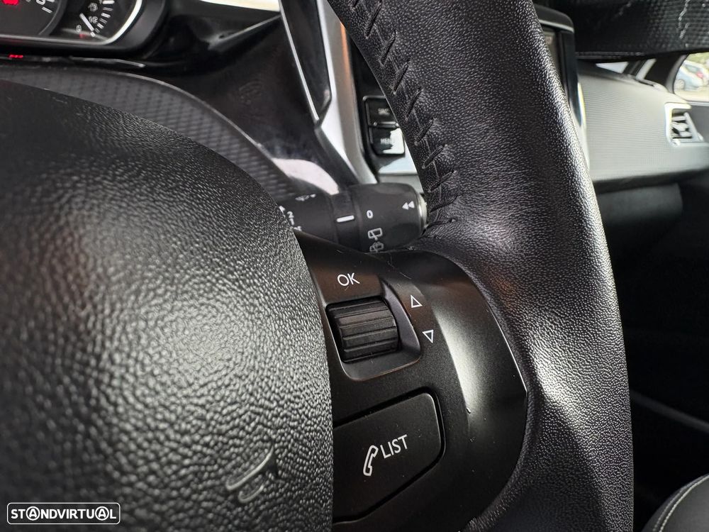 Peugeot 208 1.2 VTi SE Style - 13