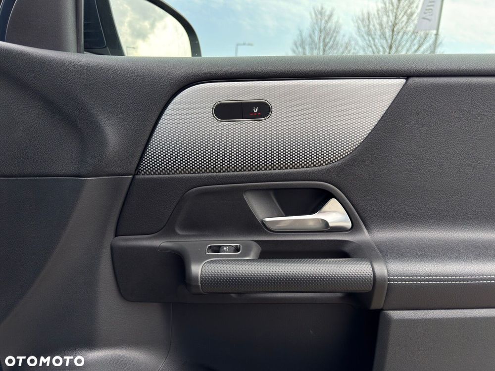 Mercedes-Benz GLB 200 Style 7G-DCT - 22