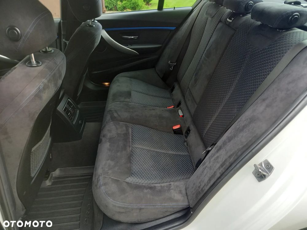 BMW Seria 3 318d M Sport Shadow - 27