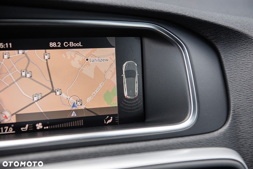 Volvo V40 D3 Geartronic RDesign - 22
