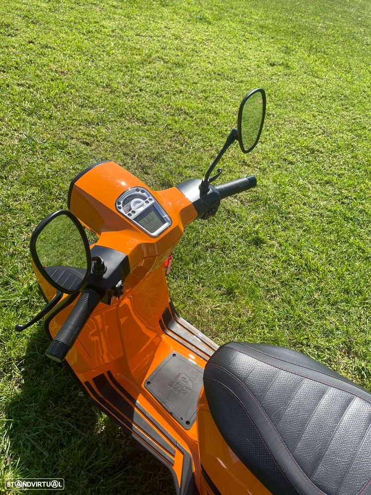 Lambretta V125 Special - 4