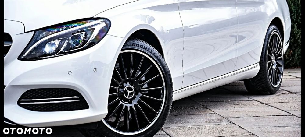 Mercedes-Benz Klasa C 180 CGI BlueEff Avantgarde - 4