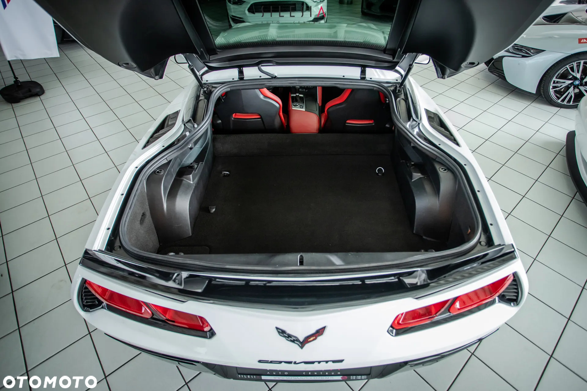 Chevrolet Corvette - 17