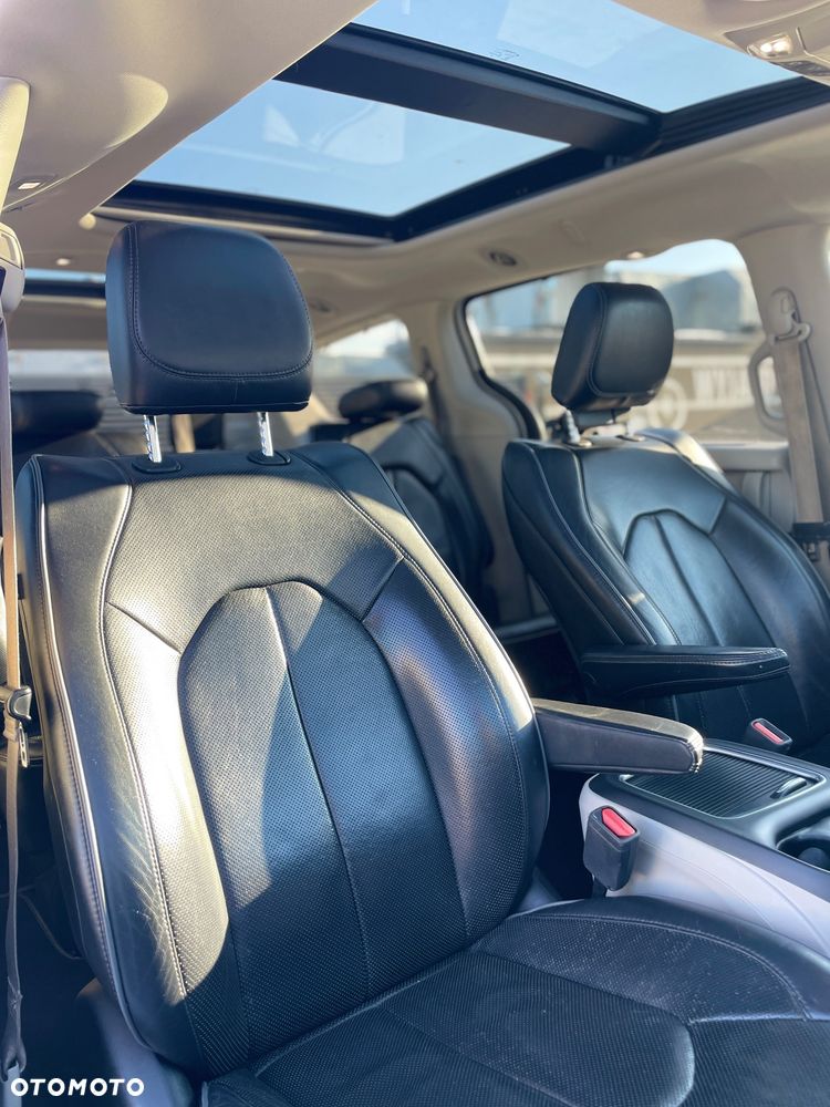 Chrysler Pacifica - 19