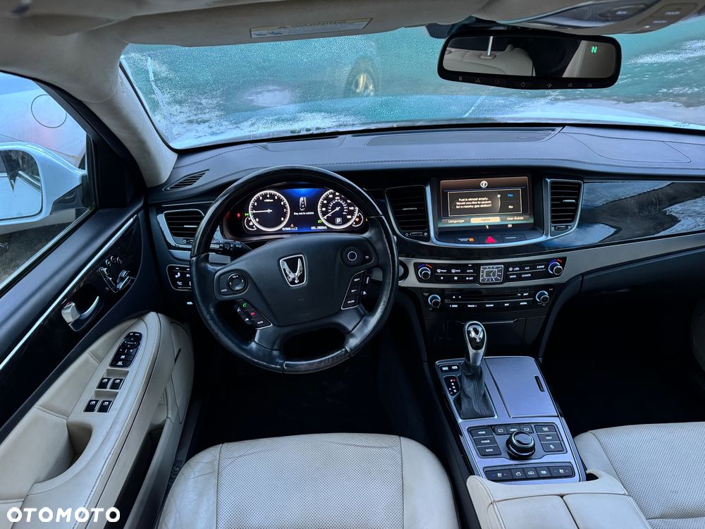 Hyundai Equus - 12