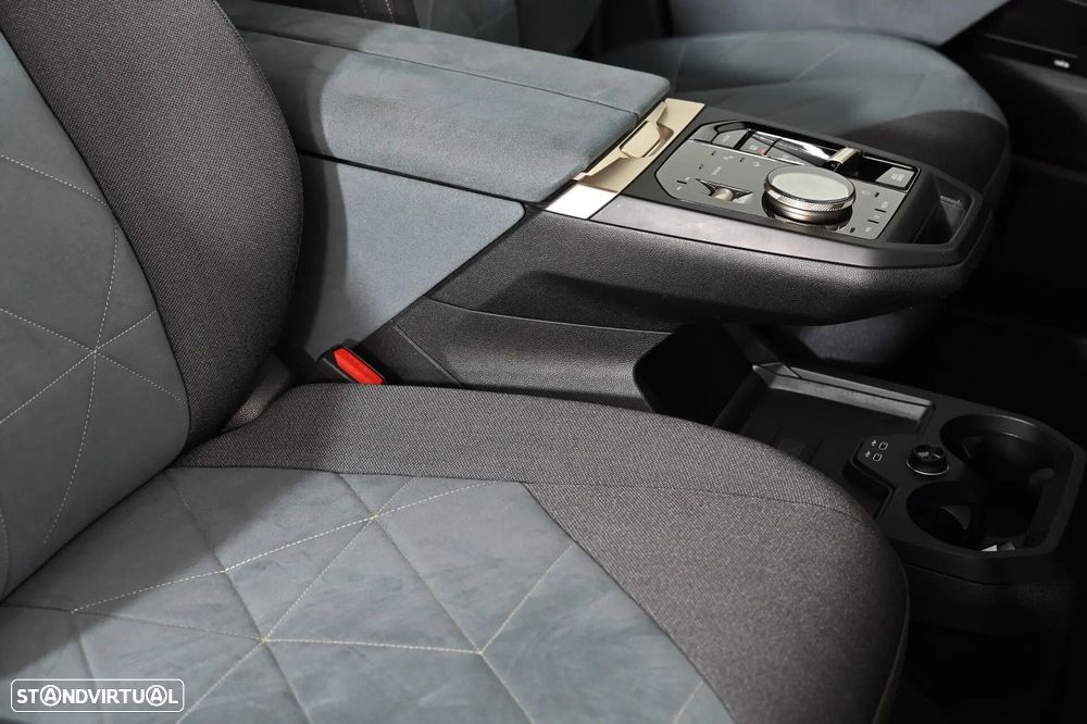 BMW iX xDrive 40 - 26