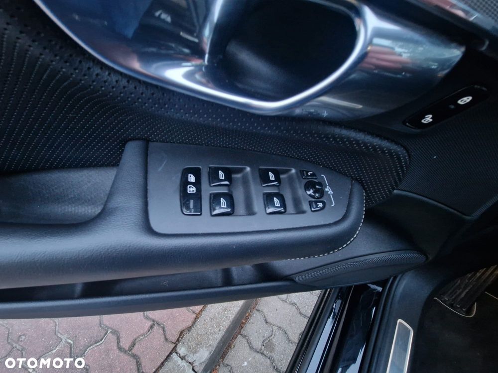 Volvo XC 90 D5 AWD R-Design 7os - 14
