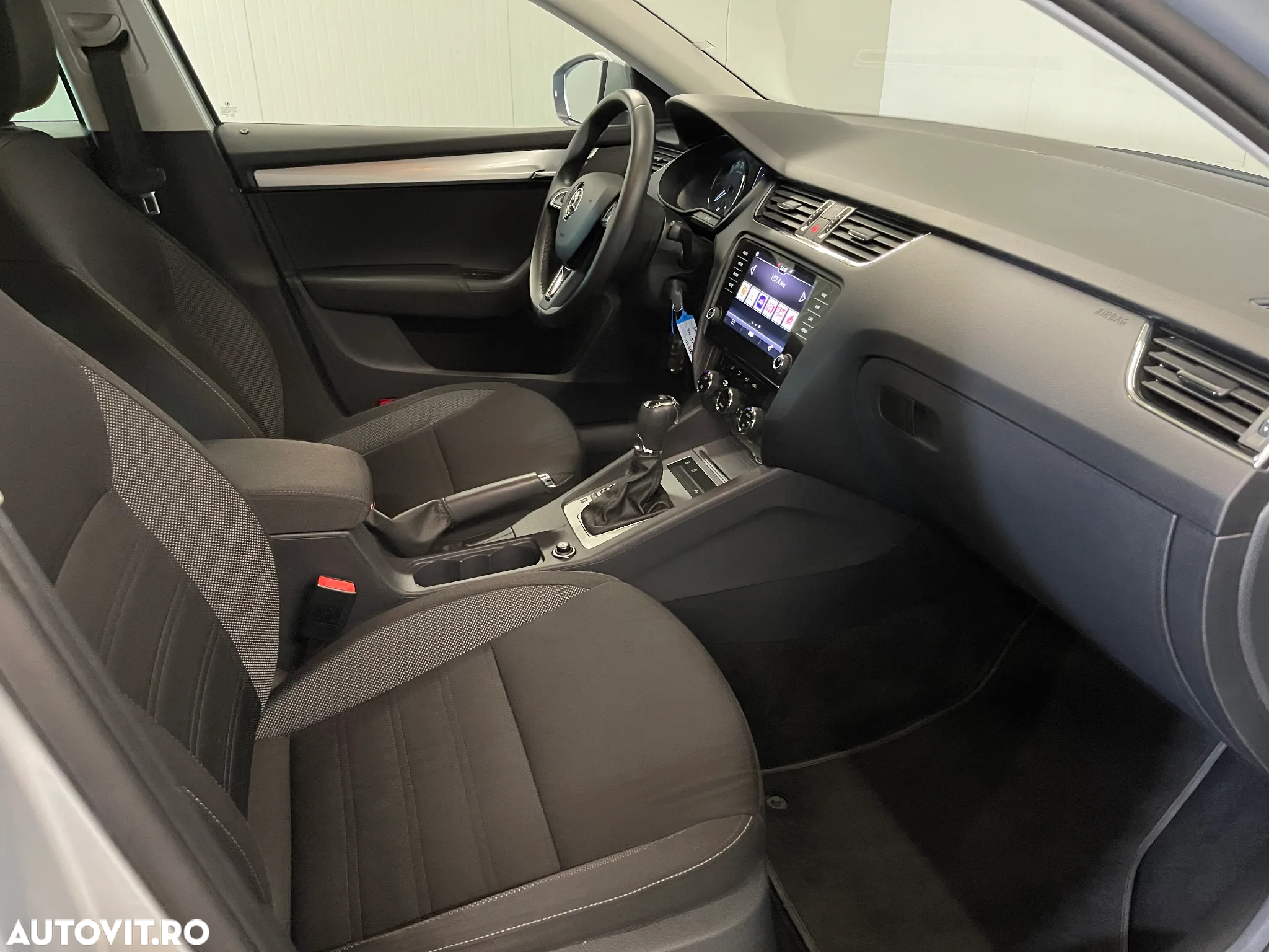 Skoda Octavia Combi 2.0 TDI DSG Style - 10
