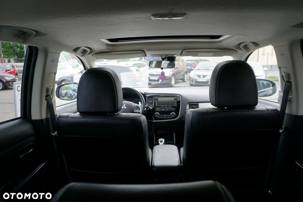 Mitsubishi Outlander - 24