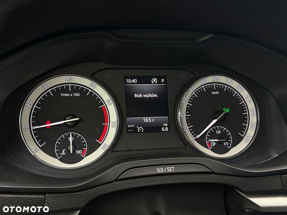 Skoda Karoq 1.5 TSI ACT 4x2 Style DSG - 17