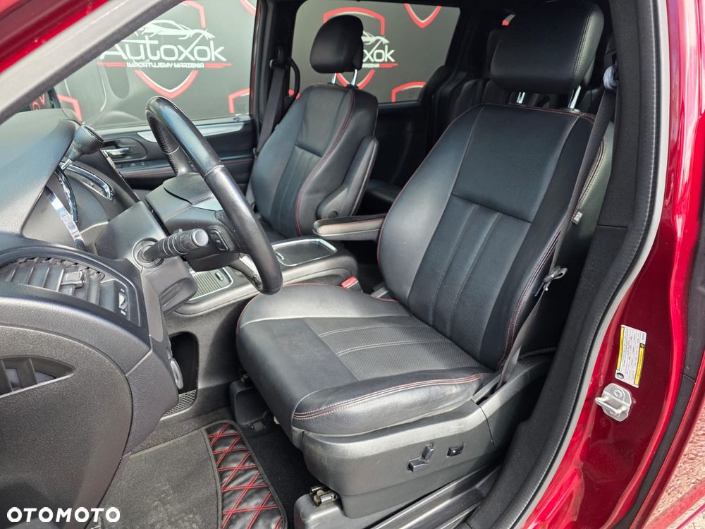 Dodge Grand Caravan - 14