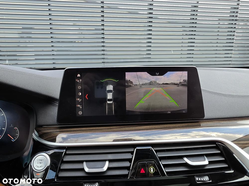 BMW Seria 5 520d xDrive Luxury Line sport - 27