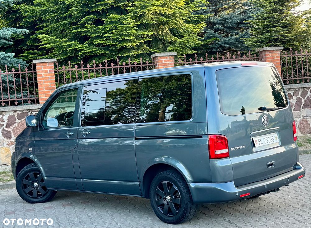 Volkswagen Multivan - 12