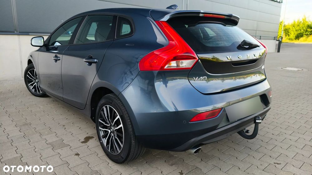 Volvo V40 D3 Momentum - 6