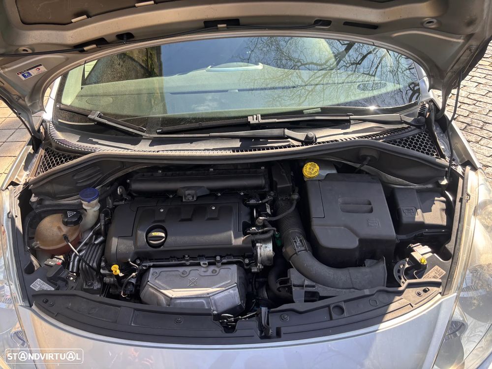 Peugeot 207 SW 1.4 Trendy - 20