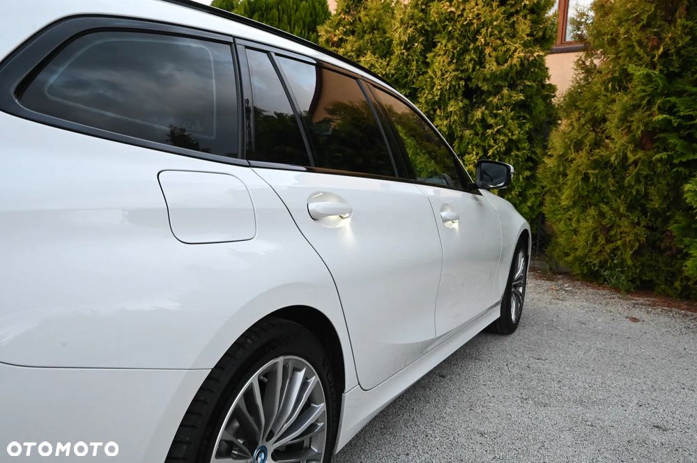 BMW Seria 3 - 36