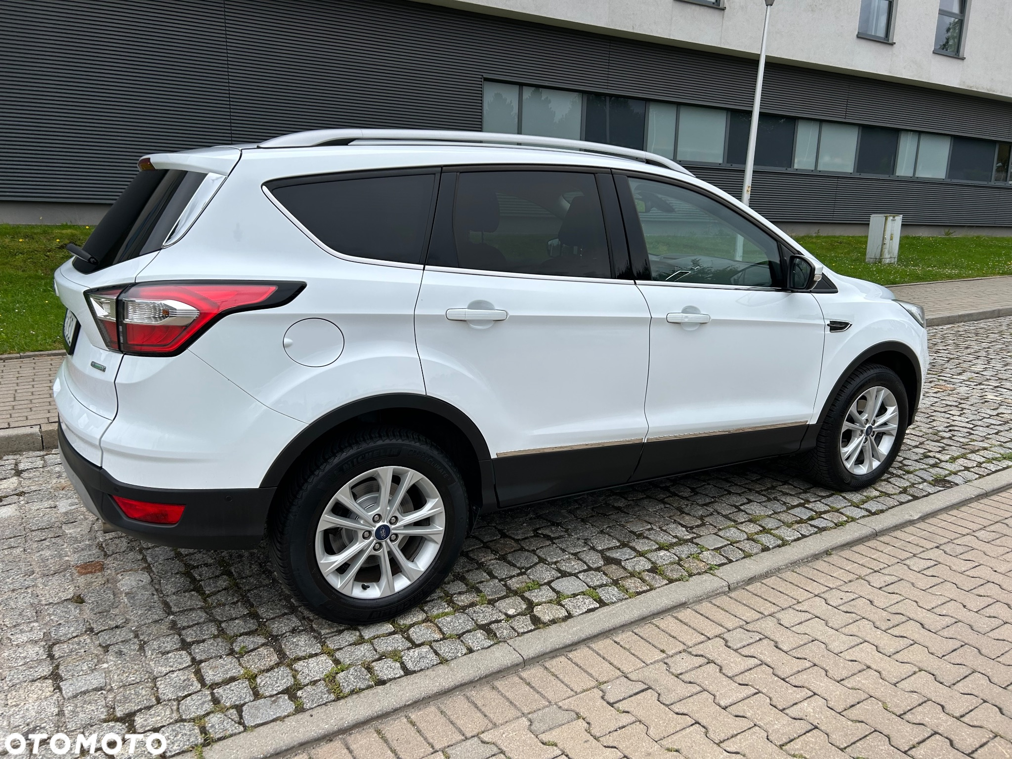 Ford Kuga 1.5 EcoBoost 2x4 Titanium - 7
