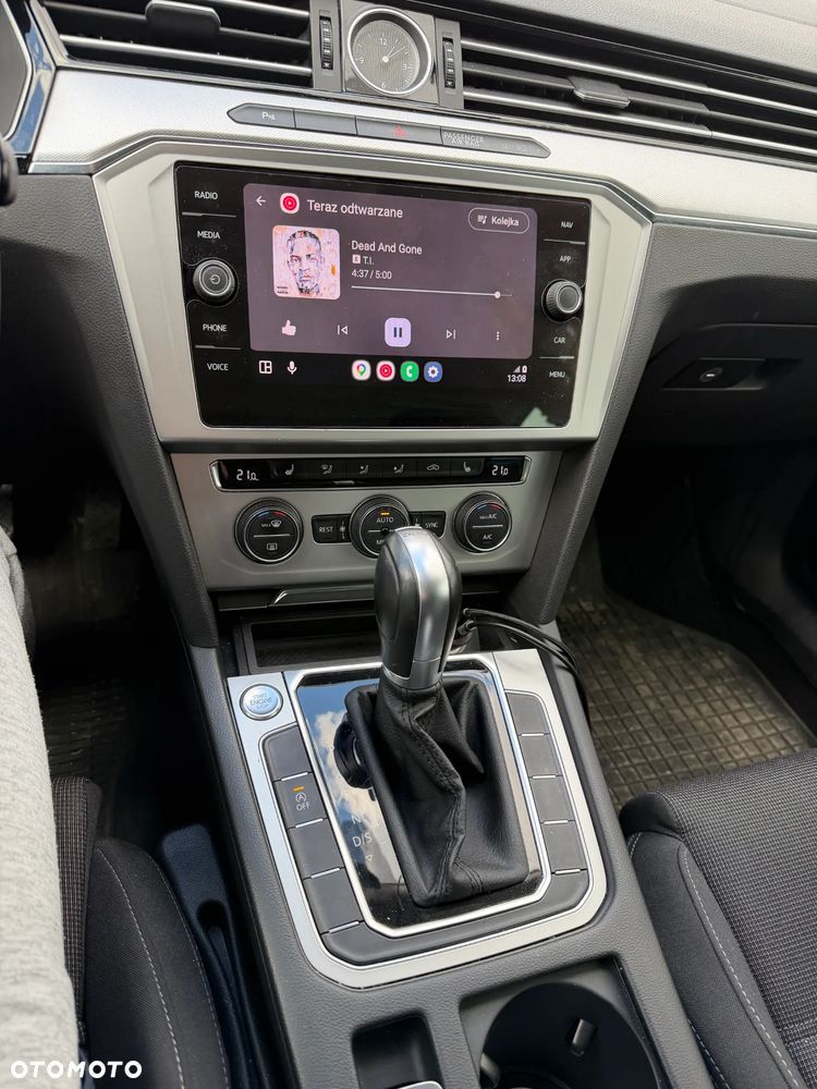 Volkswagen Passat 2.0 TDI SCR DSG Comfortline - 9