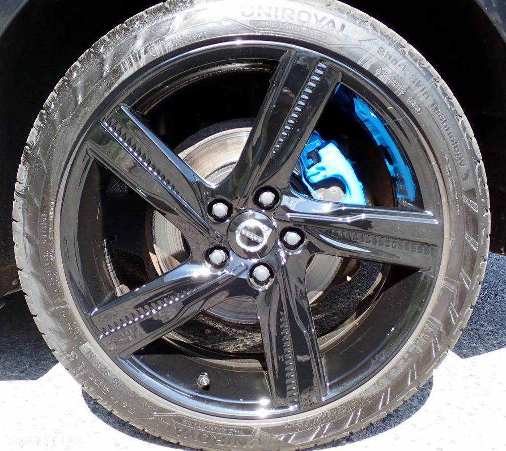 Volvo V40 D3 R Design - 4