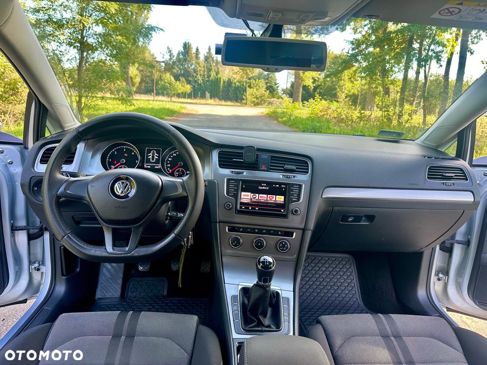 Volkswagen Golf - 8