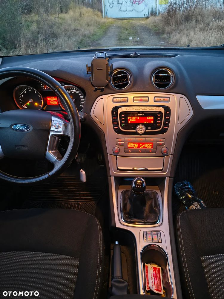 Ford Mondeo 1.6 Ghia - 7