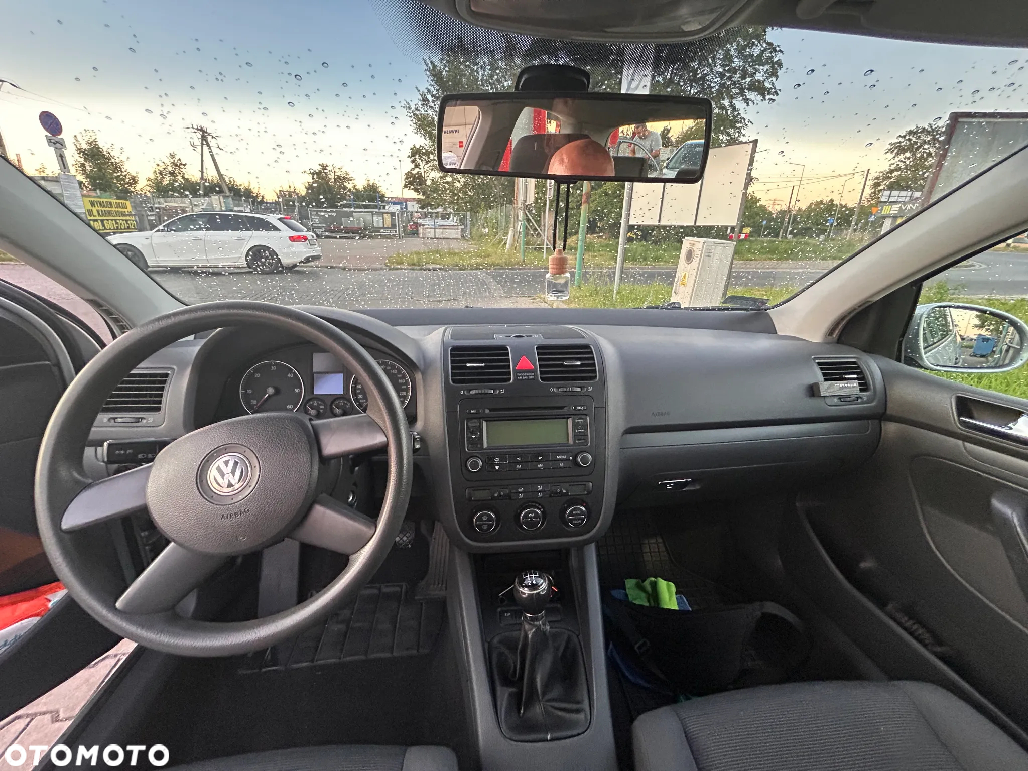 Volkswagen Golf - 6