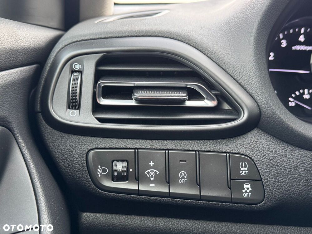 Hyundai i30 1.0 T-GDI Smart DCT - 11