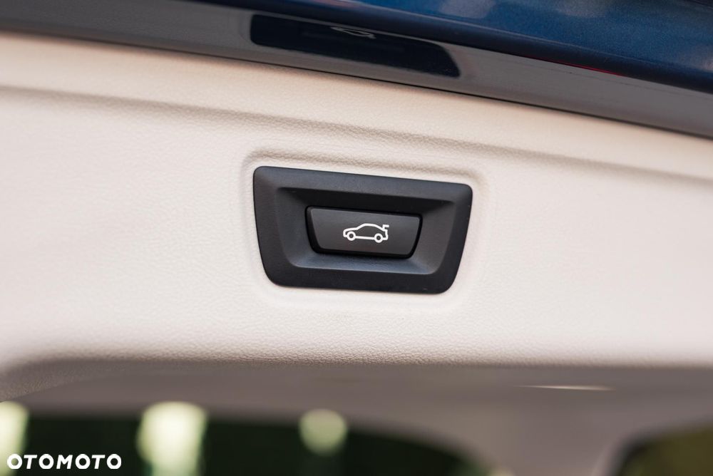 BMW Seria 3 320d xDrive - 37