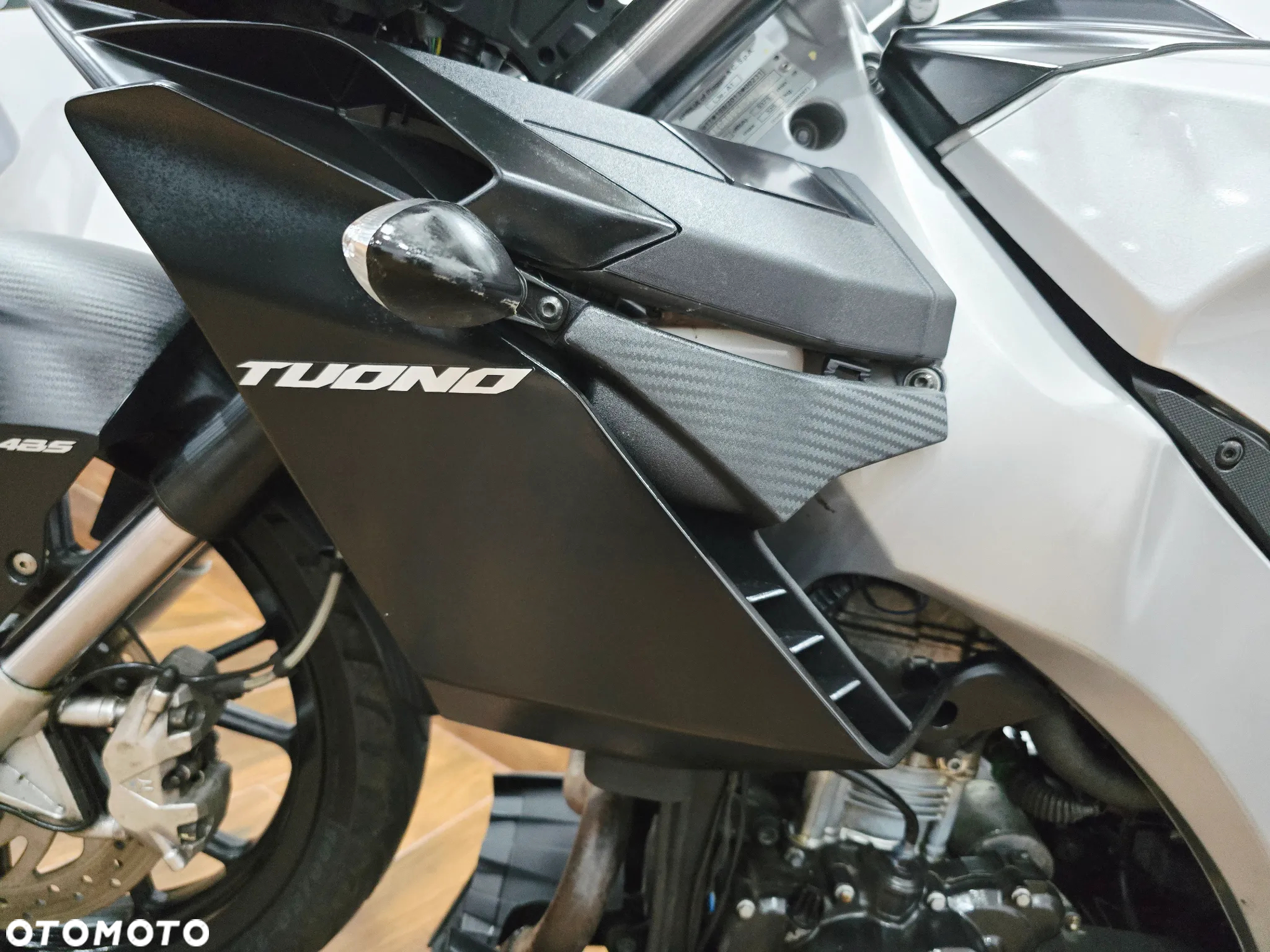 Aprilia Tuono - 24