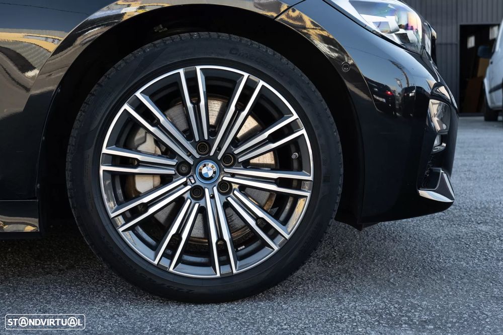 BMW 330 e Pack M Auto - 27