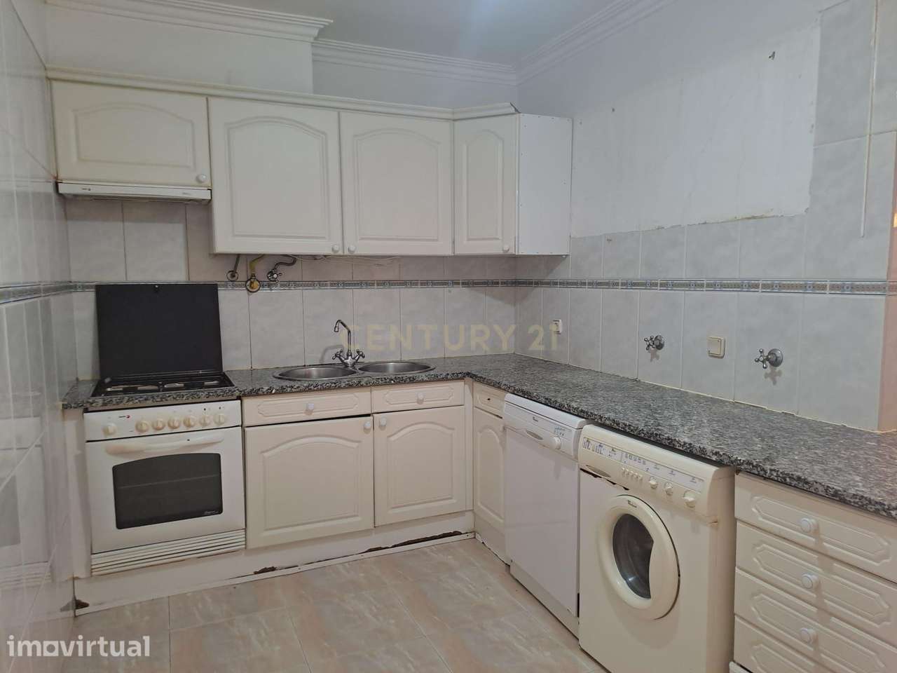 Apartamento T2 em excelente localização - Grande imagem: 3/27