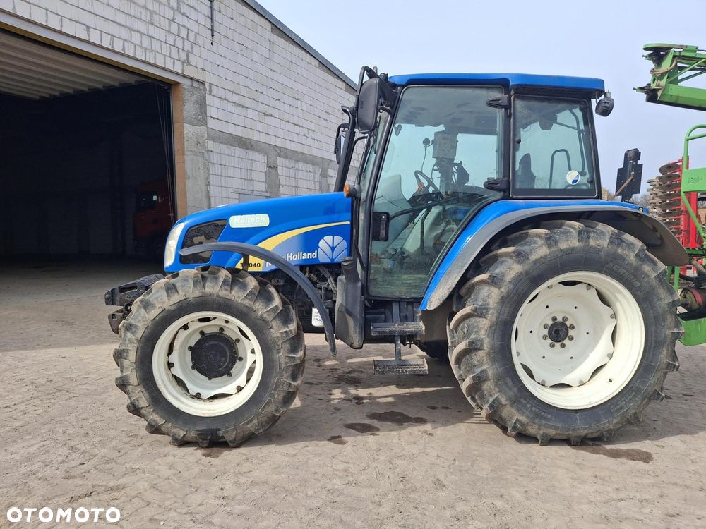 New Holland T5040