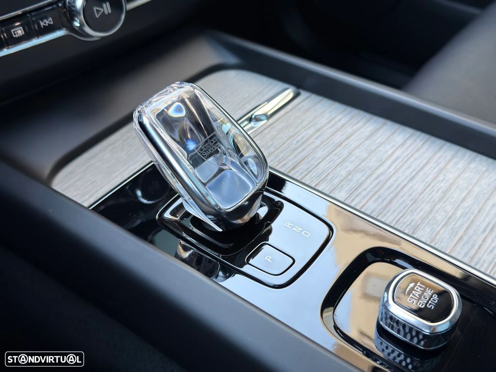 Volvo XC 60 2.0 T6 PHEV Inscription AWD - 29