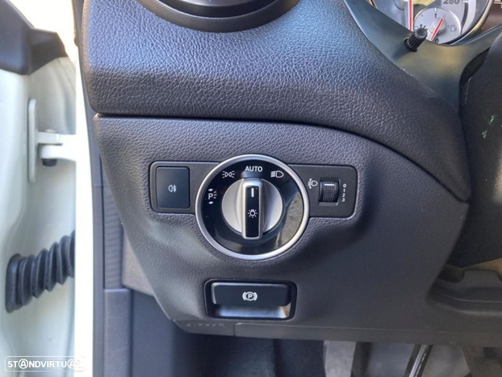 Mercedes-Benz CLA 180 d AMG Line - 15