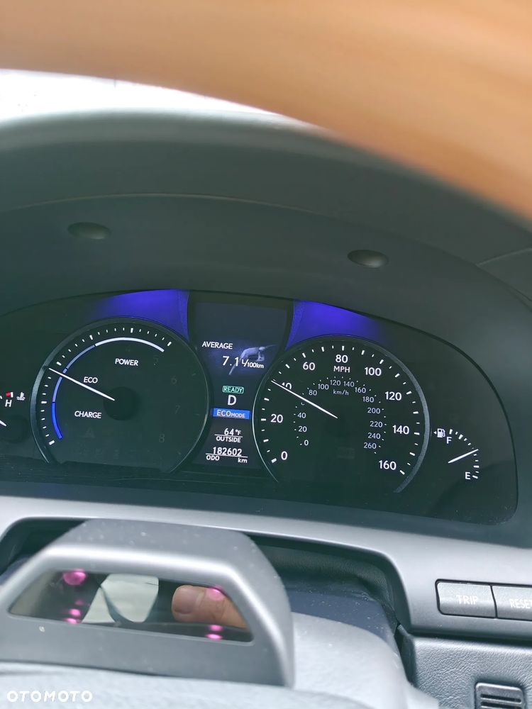 Lexus LS 600h L - 21