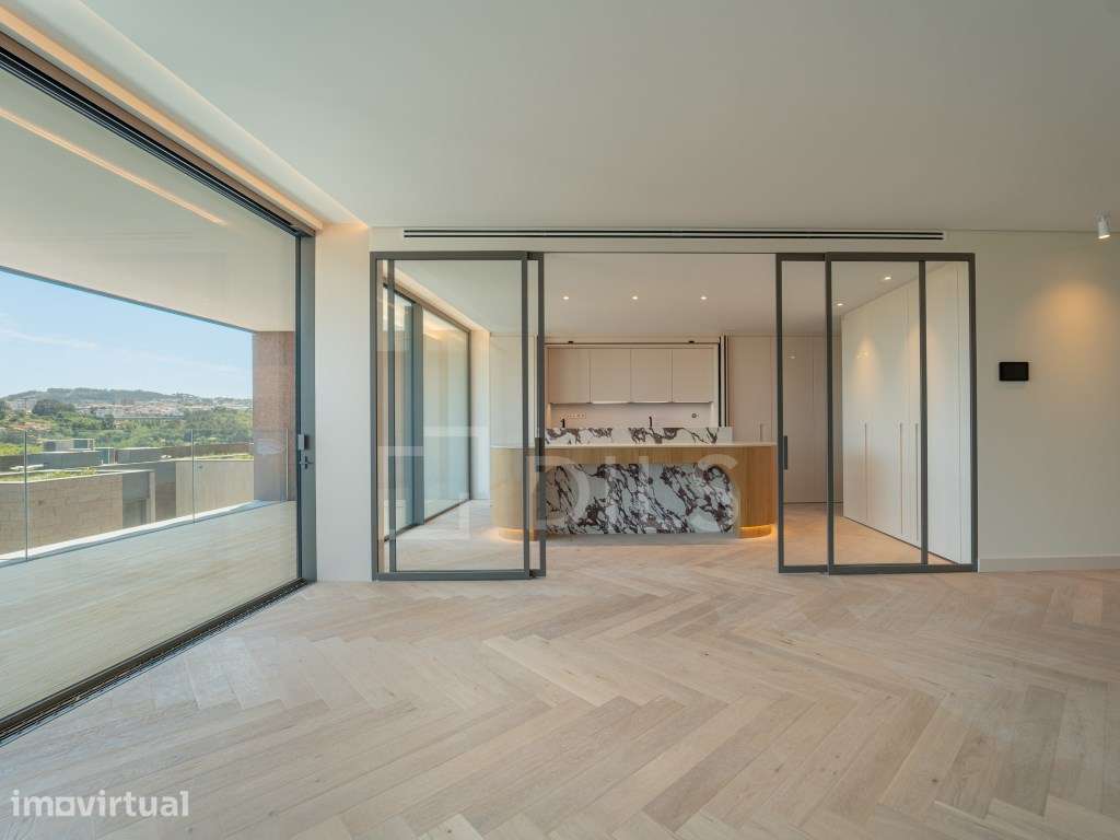 Apartamento T3+1, com varanda, frente ao Rio Douro - Grande imagem: 4/106