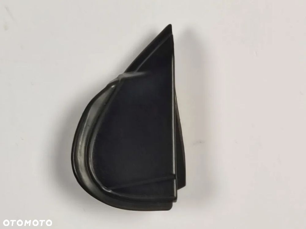 TOYOTA YARIS od 2019r Maskownica Śrub Błotnika Trójkąt Lewa - 1