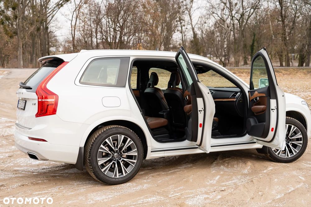 Volvo XC 90 B5 D AWD Momentum - 32