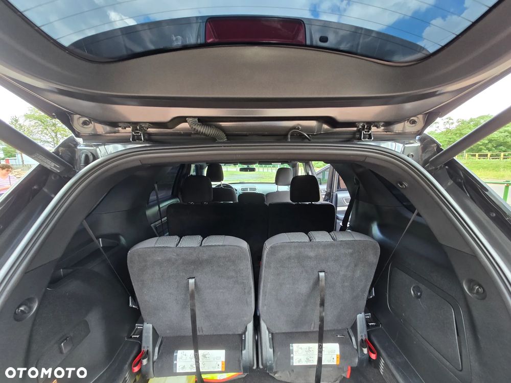 Ford Explorer - 16