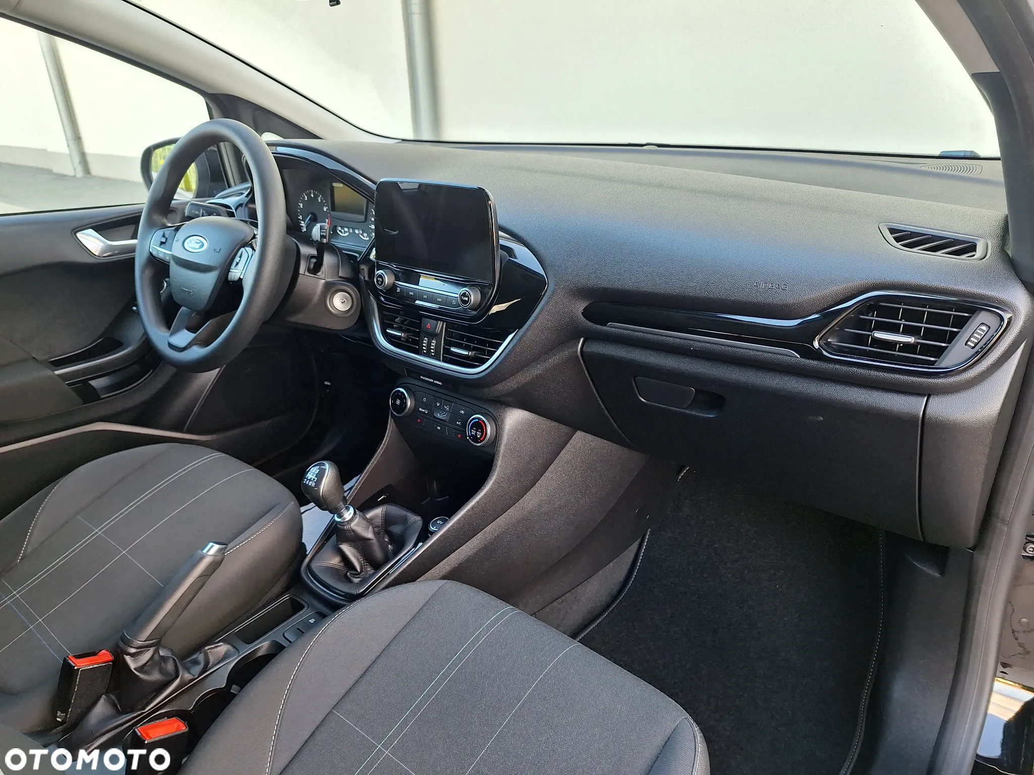 Ford Fiesta 1.0 EcoBoost Titanium X - 24