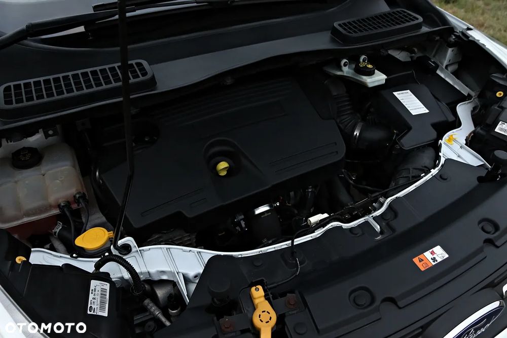 Ford Kuga 2.0 TDCi 2x4 Titanium - 40