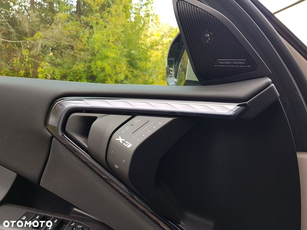 BMW X3 xDrive20d mHEV - 17