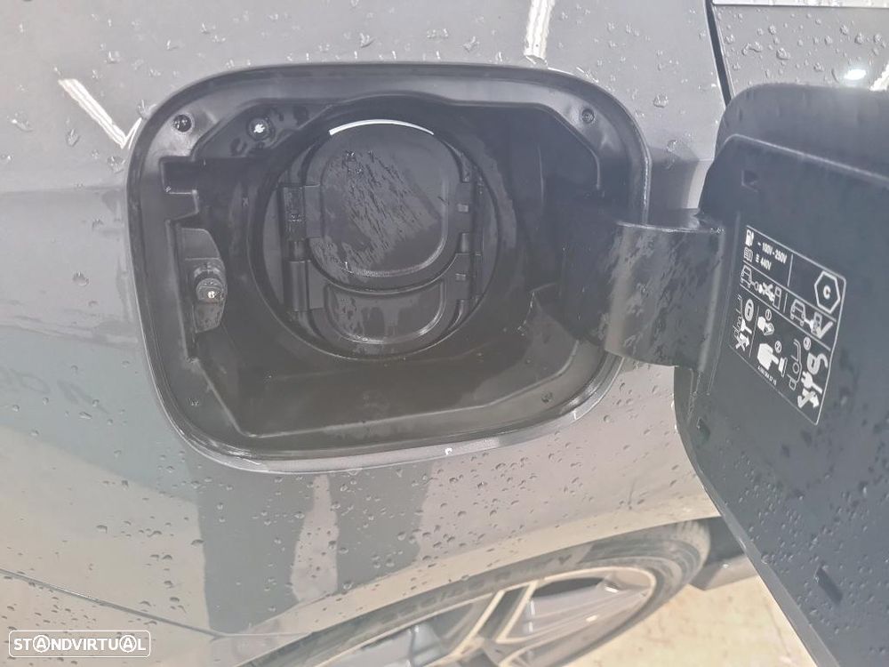 Mercedes-Benz A 250 e AMG Line - 10