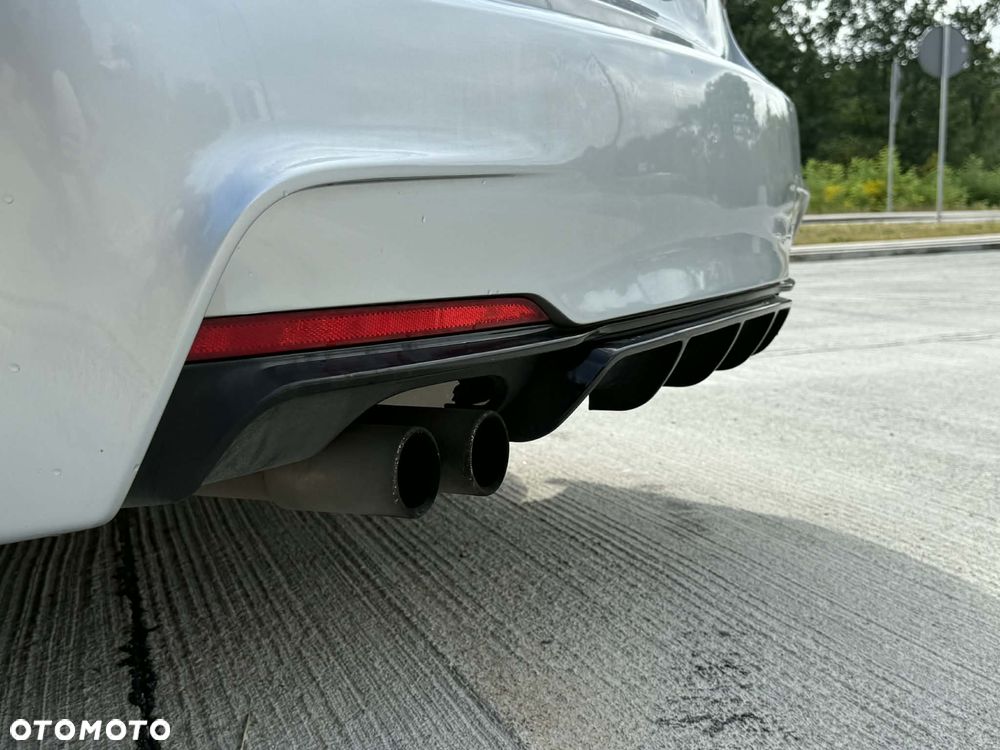 BMW Seria 3 328i xDrive - 14