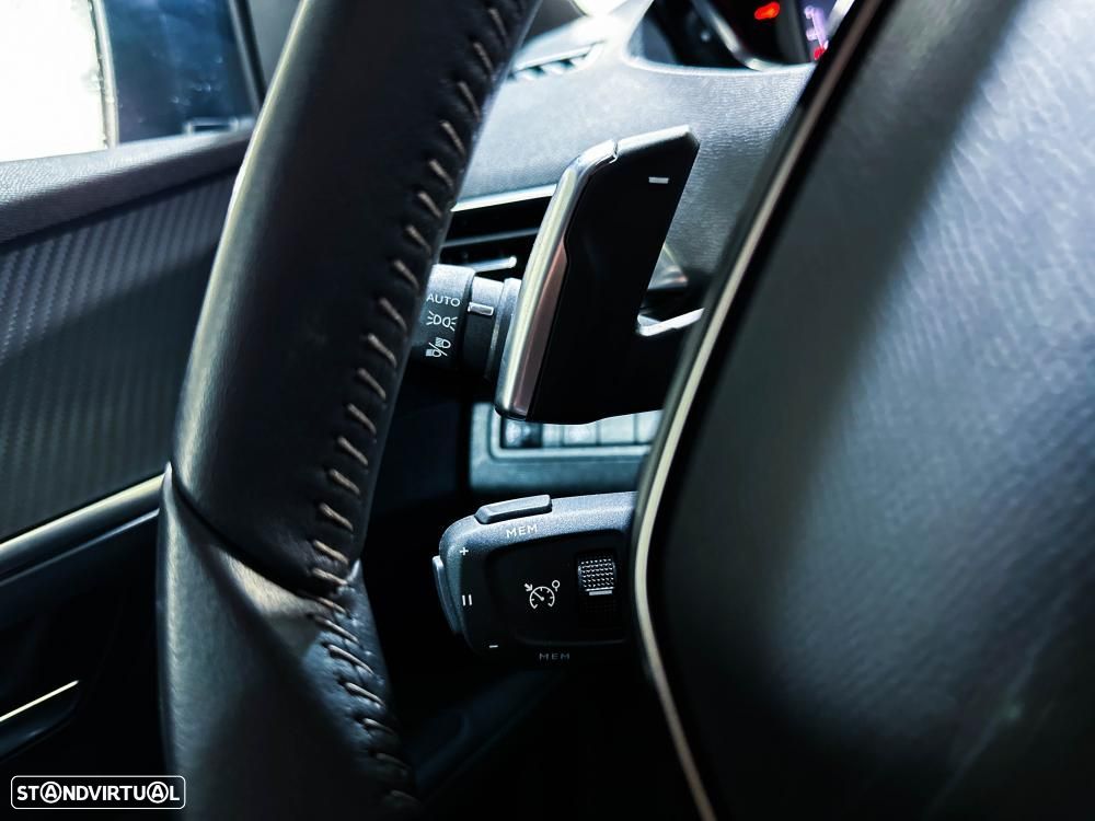 Peugeot 5008 Hybrid 136 e-DSC GT - 27