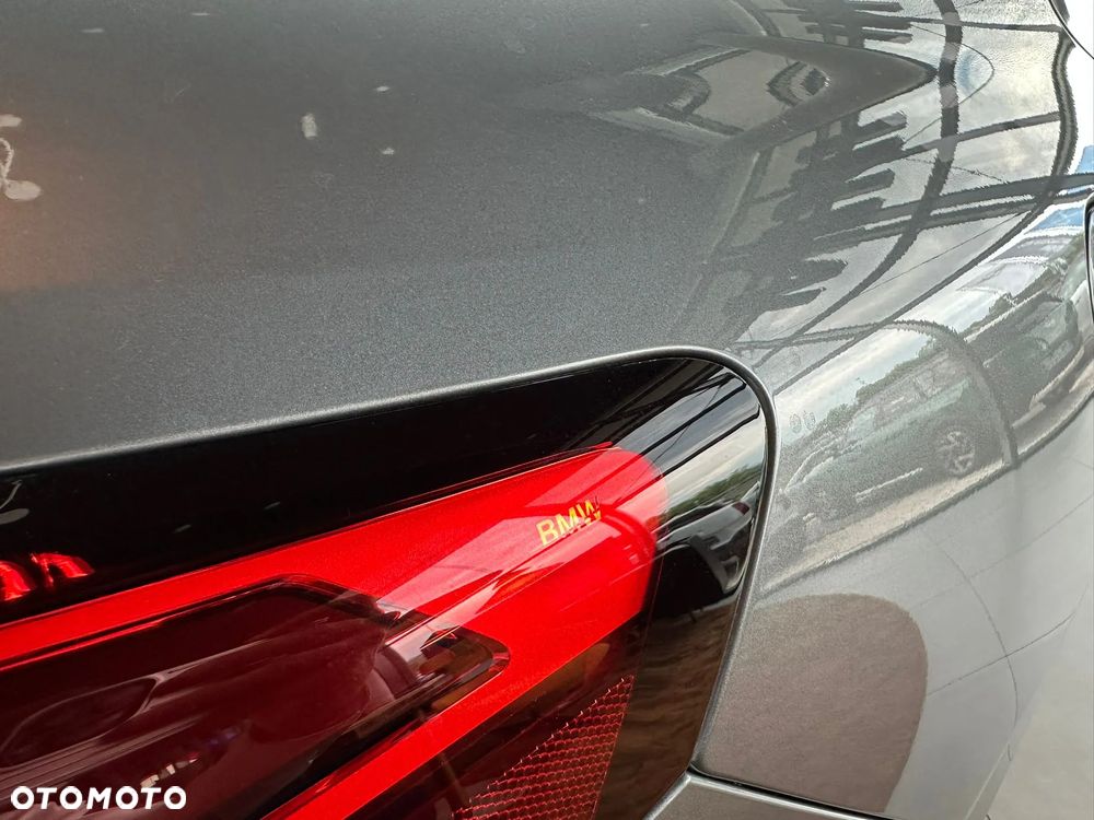 BMW iX2 eDrive20 66.5kWh M Sport Edition - 14