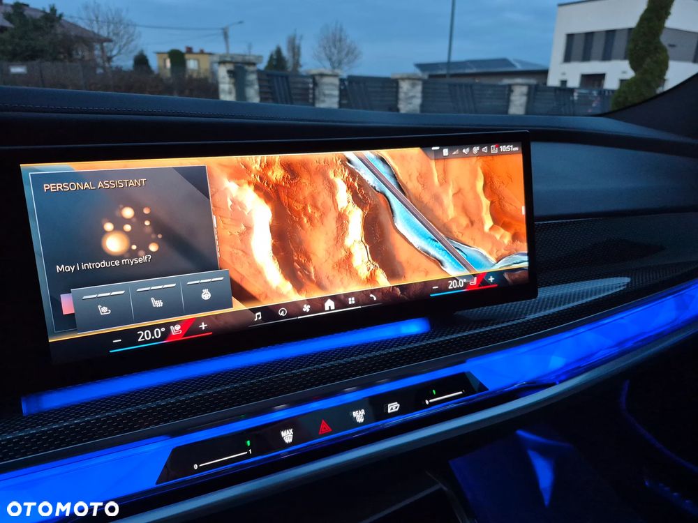 BMW Seria 7 740i - 24