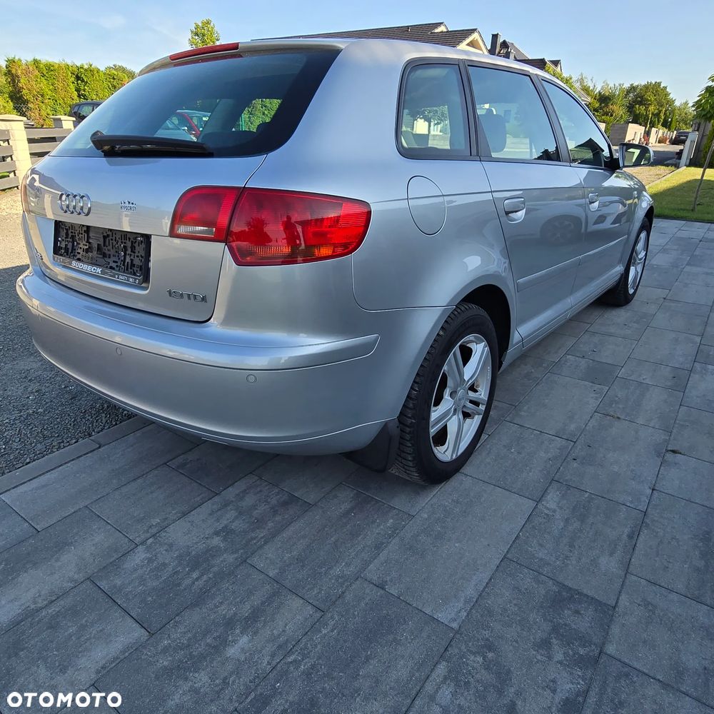 Audi A3 Sportback - 6