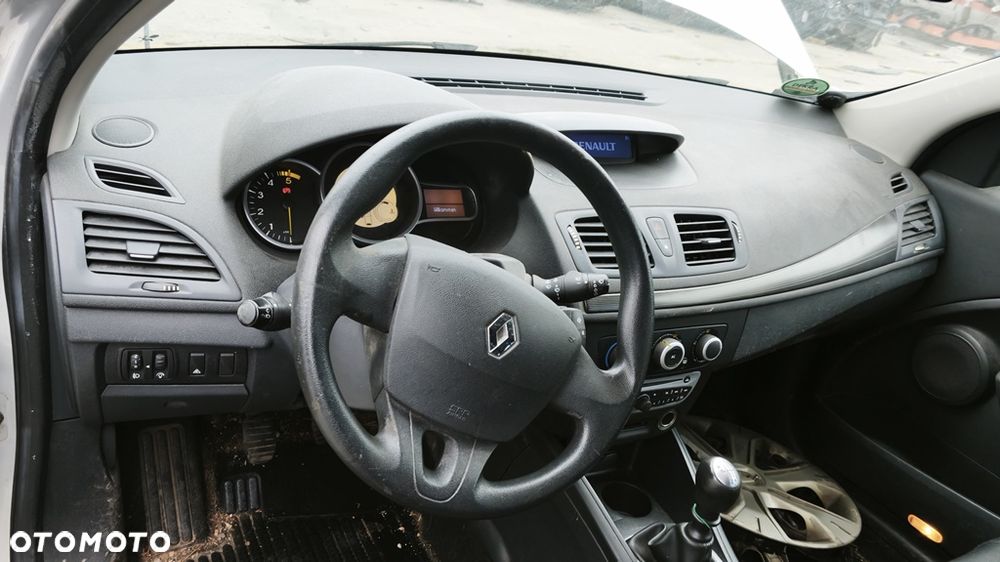 RENAULT MEGANE III 11r DESKA ROZDZIELCZA AIRBAG KONSOLA