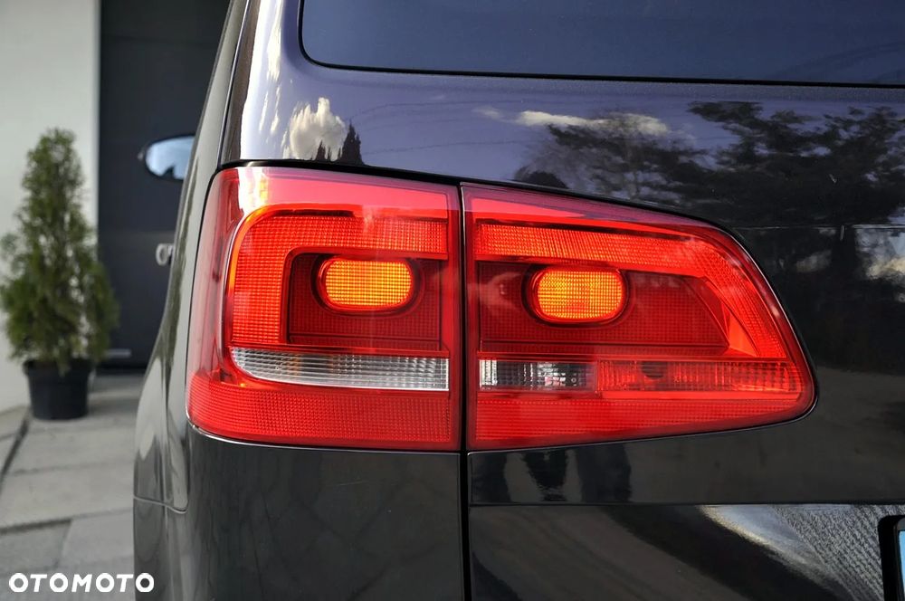 Volkswagen Touran - 32